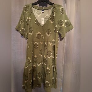 Old Navy flowy green floral dress. Tall length & new with tags!